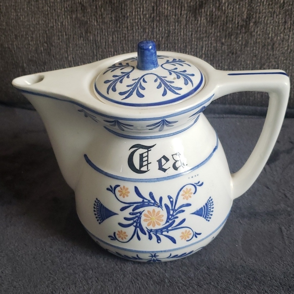 Heritage by Royal Sealy Antique Teapot